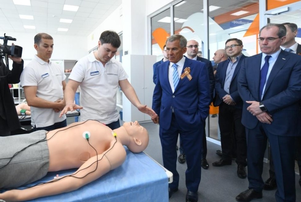 President of Tatarstan Rustam Minnikhanov visited Eidos Medicine facilities with KFU representatives ,Regional Medical Engineering Center, Eidos Medicine, IFMB