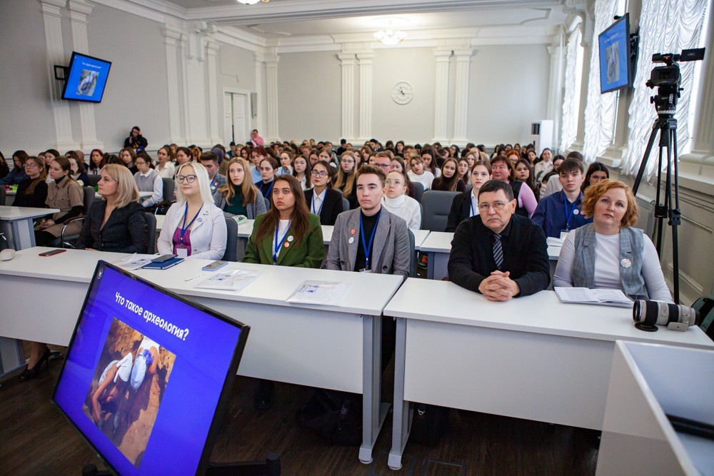 The international conference 'Science and the Youth' started at �labuga Institute of KFU