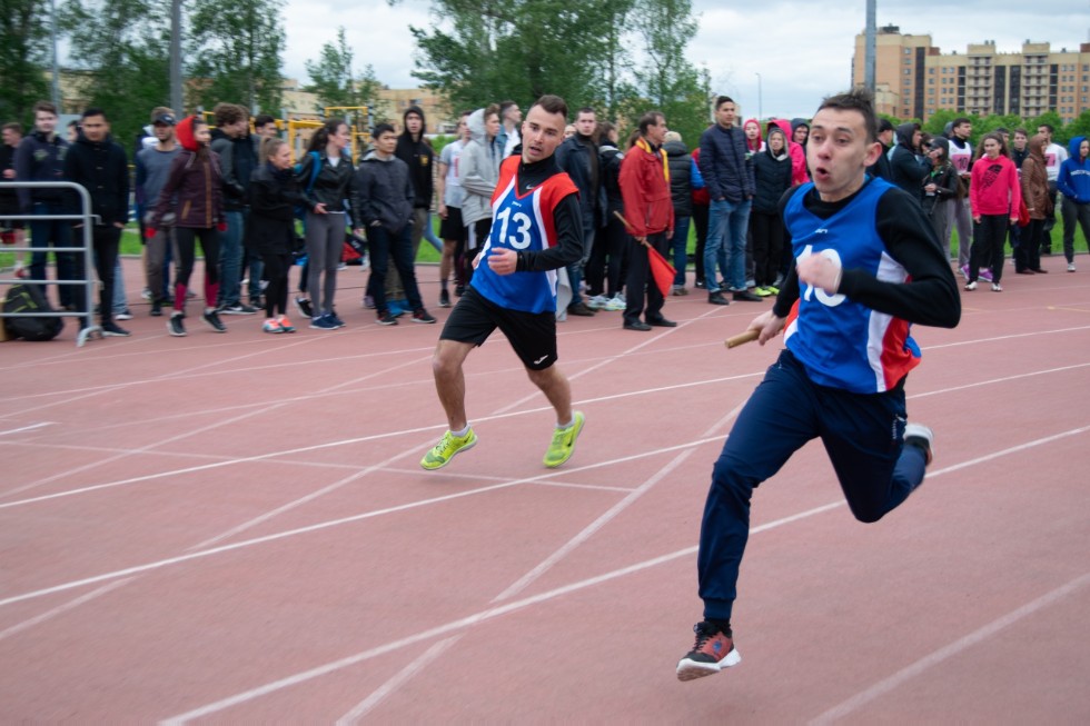 Студенты ИСФН заняли 2 место в Легкоатлетической эстафете КФУ Студенты ИСФН заняли 2 место в Легкоатлетической эстафете КФУ
