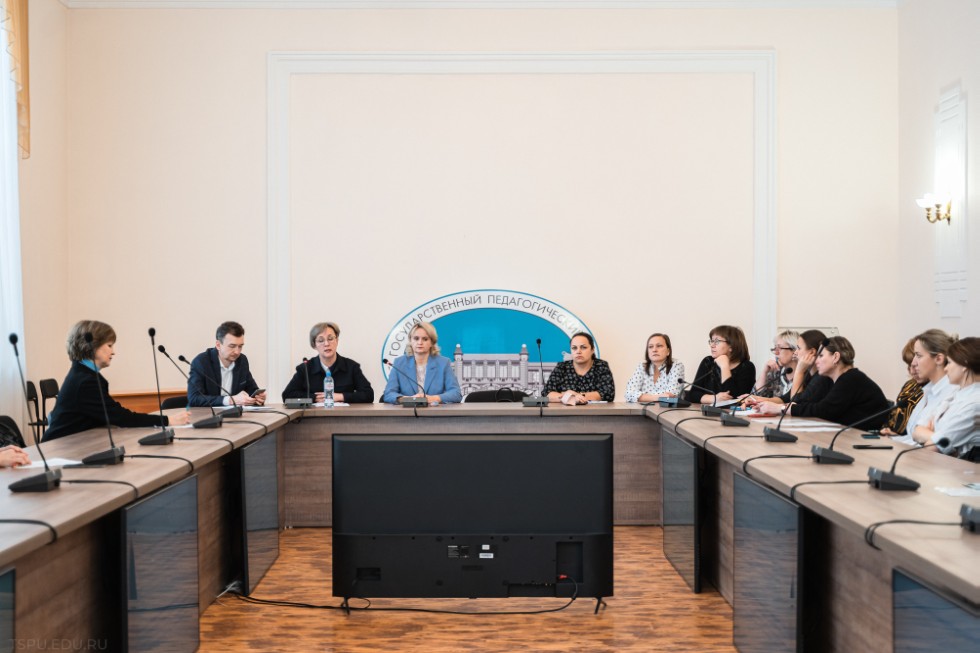 Круглый стол по вопросам развития образовательного потенциала у детей с расстройствами аутистического спектра Круглый стол по вопросам развития образовательного потенциала у детей с расстройствами аутистического спектра