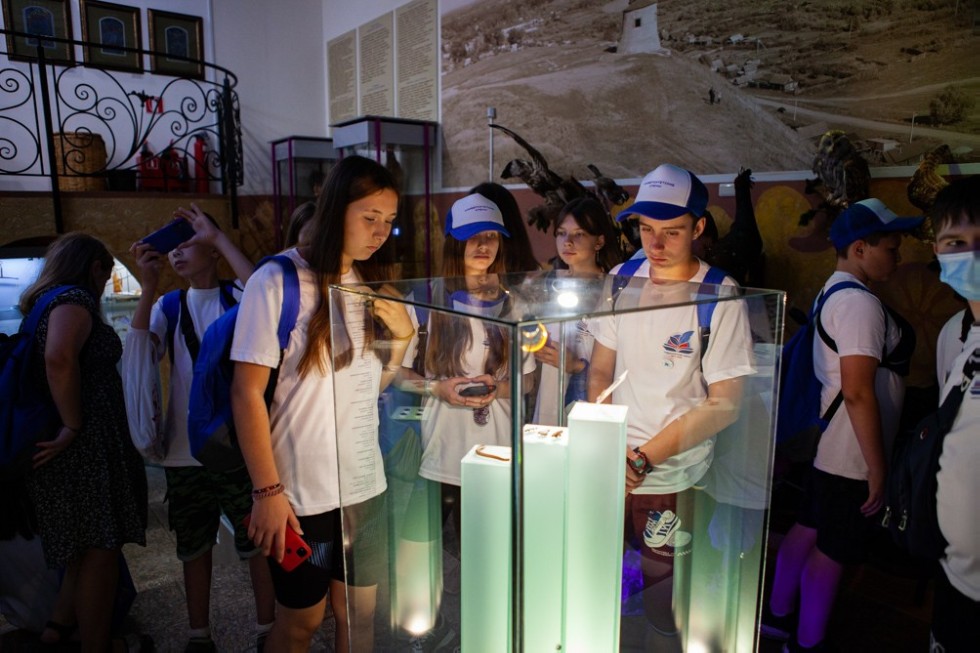 Университетская смена продолжает знакомиться с Елабугой Университетская смена продолжает знакомиться с Елабугой