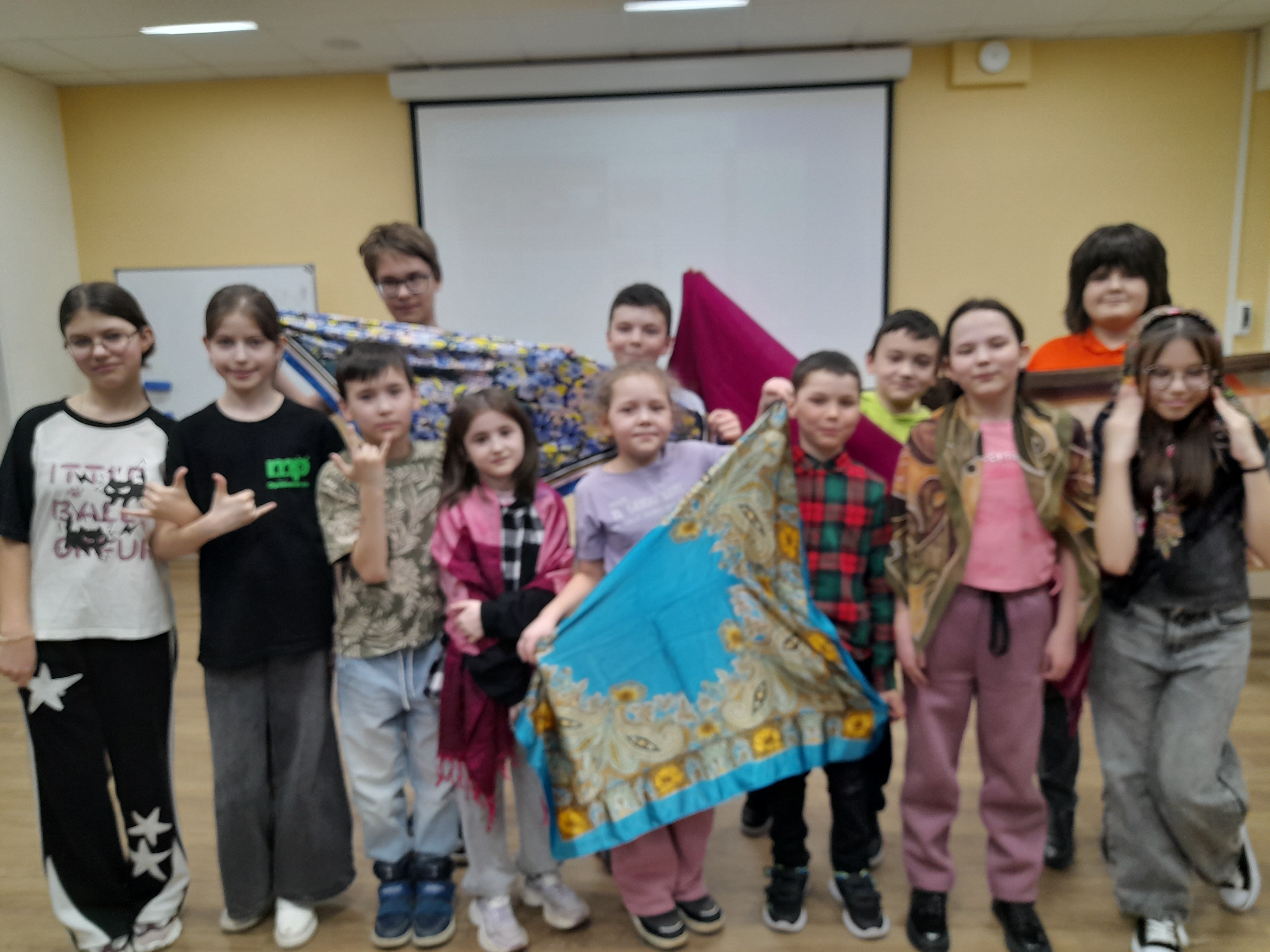 Юные актеры работают над серией спектаклей по фольклорным сказкам народов России Юные актеры работают над серией спектаклей по фольклорным сказкам народов России