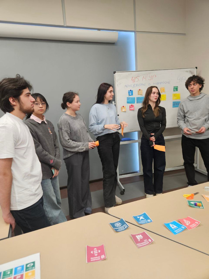 Кураторский час с благотворительным фондом 'Альпари' Кураторский час с благотворительным фондом 'Альпари'