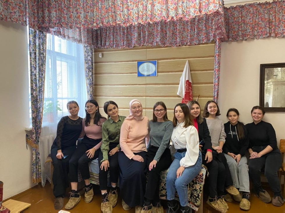 'Сиңа миннән хәбәр китерсәләр...' 'Сиңа миннән хәбәр китерсәләр...'