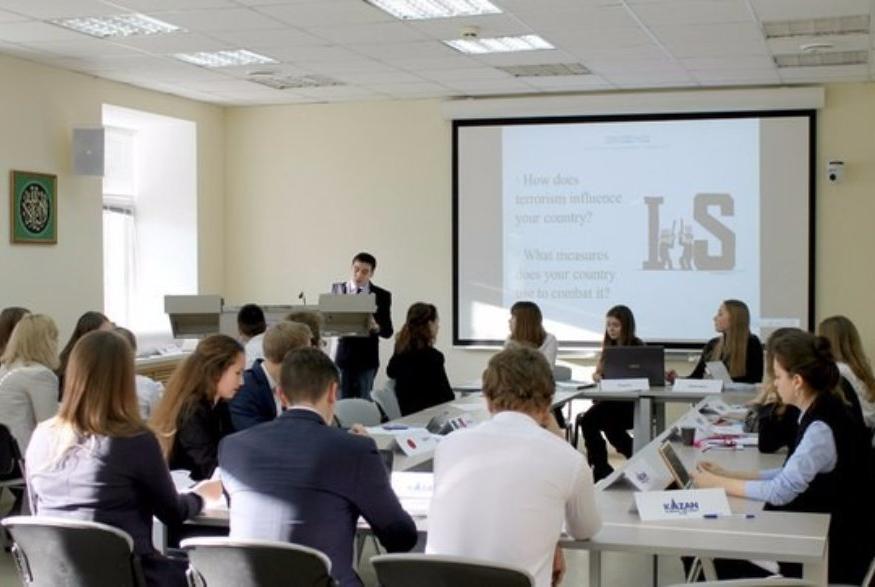 В КФУ прошла студенческая 'G20. Youth Model' В КФУ прошла студенческая 'G20. Youth Model'