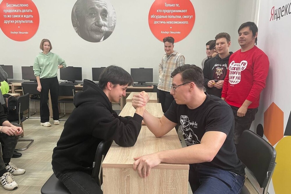 В преддверии всероссийского праздника Дня защитника Отечества на отделении математики и естественных наук прошли мероприятия В преддверии всероссийского праздника Дня защитника Отечества на отделении математики и естественных наук прошли мероприятия