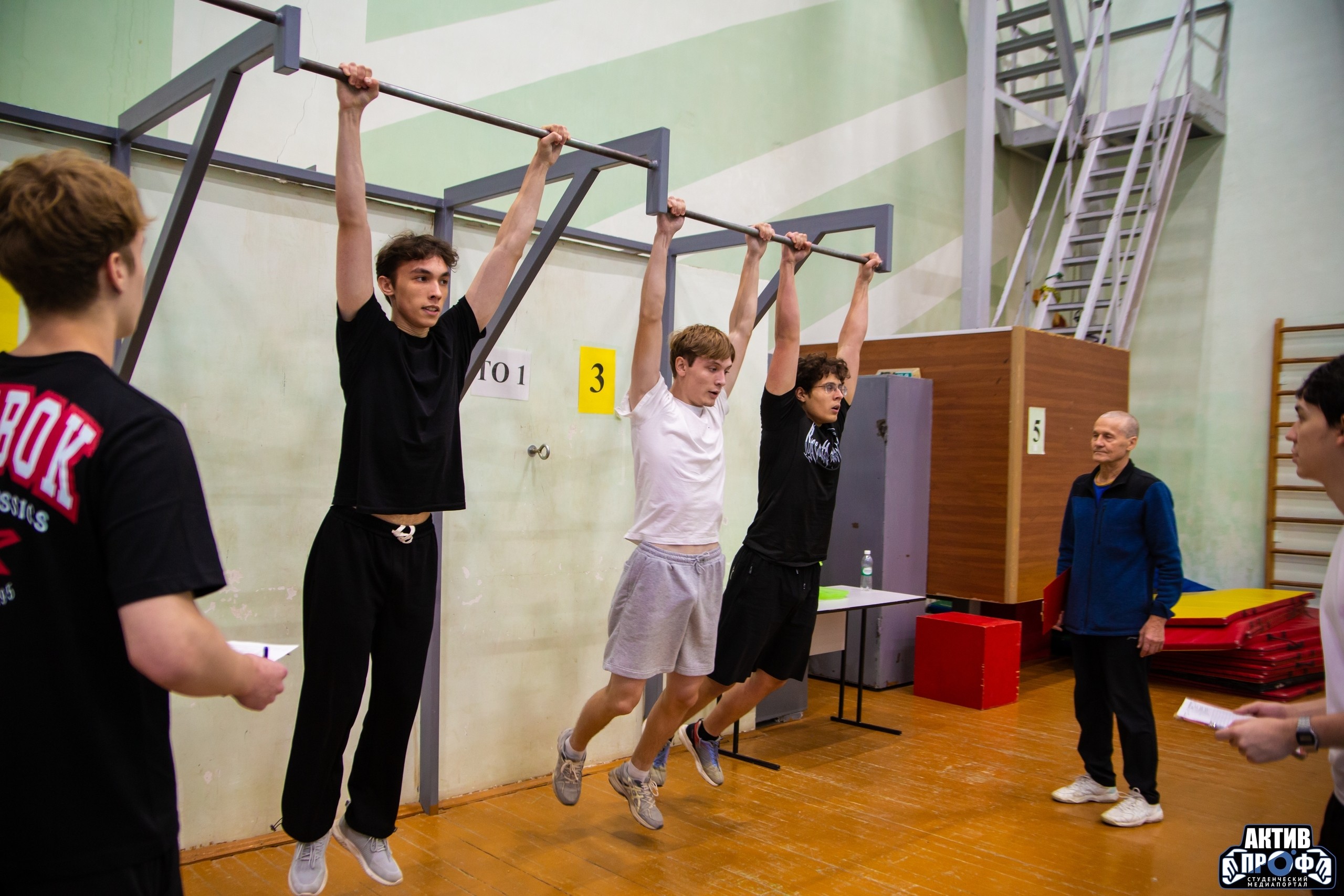 Месяц упорства, два дня борьбы Месяц упорства, два дня борьбы