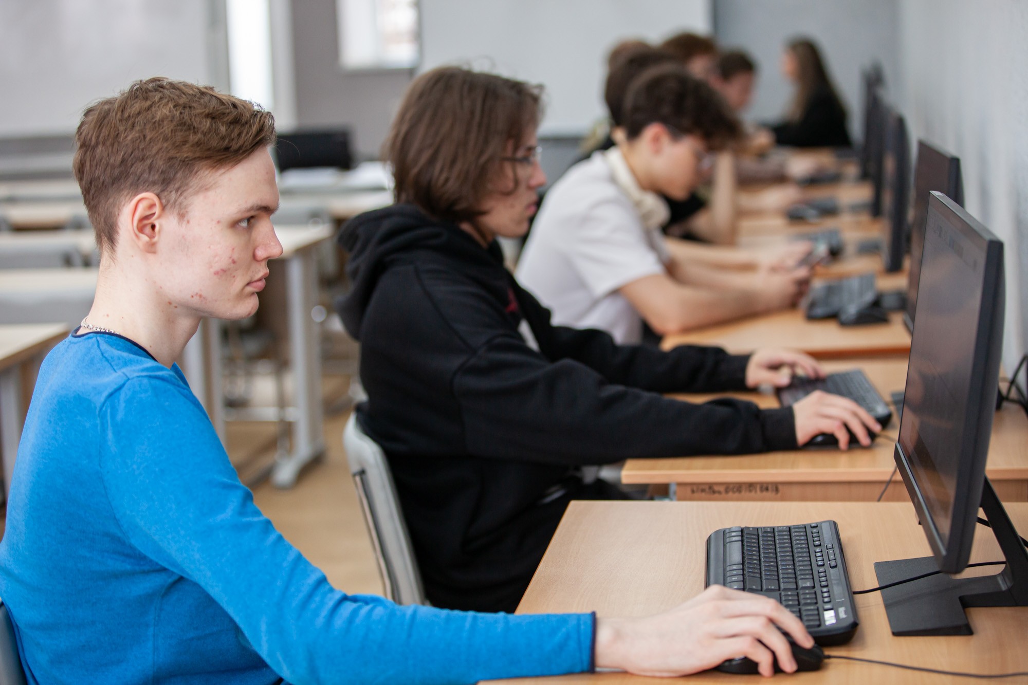 Абитуриенту: твой путь в ИТ начинается здесь Абитуриенту: твой путь в ИТ начинается здесь