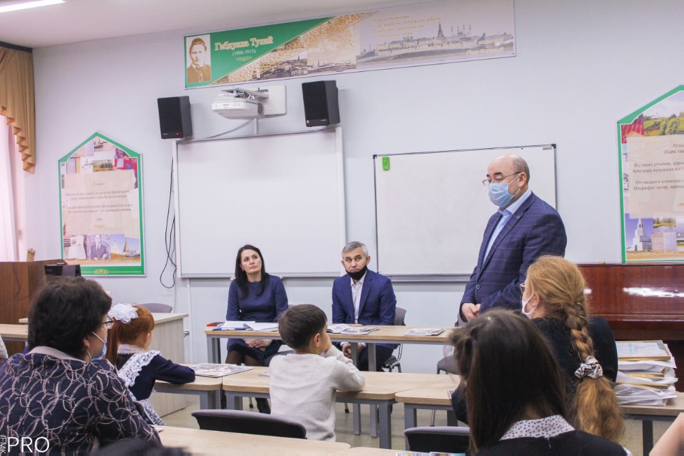 'Туган тел' олимпиадасының җиңүчеләрен бүләкләү 'Туган тел' олимпиадасының җиңүчеләрен бүләкләү