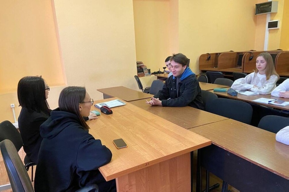 Интерактивные встречи студентов старших курсов с первокурсниками 'Институтские истории' Интерактивные встречи студентов старших курсов с первокурсниками 'Институтские истории'