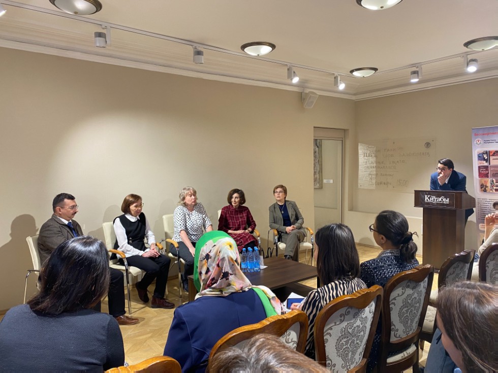 'Әдәбият, кыюлык, иҗат': студентларыбыз сугыш чоры әдипләренә багышланган фикер алышуда катнаштылар 'Әдәбият, кыюлык, иҗат': студентларыбыз сугыш чоры әдипләренә багышланган фикер алышуда катнаштылар