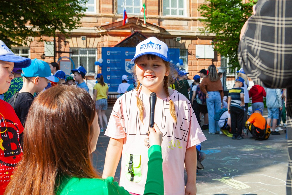 Развлекательно-игровая программа 'Планета под названием Детство!' Развлекательно-игровая программа 'Планета под названием Детство!'