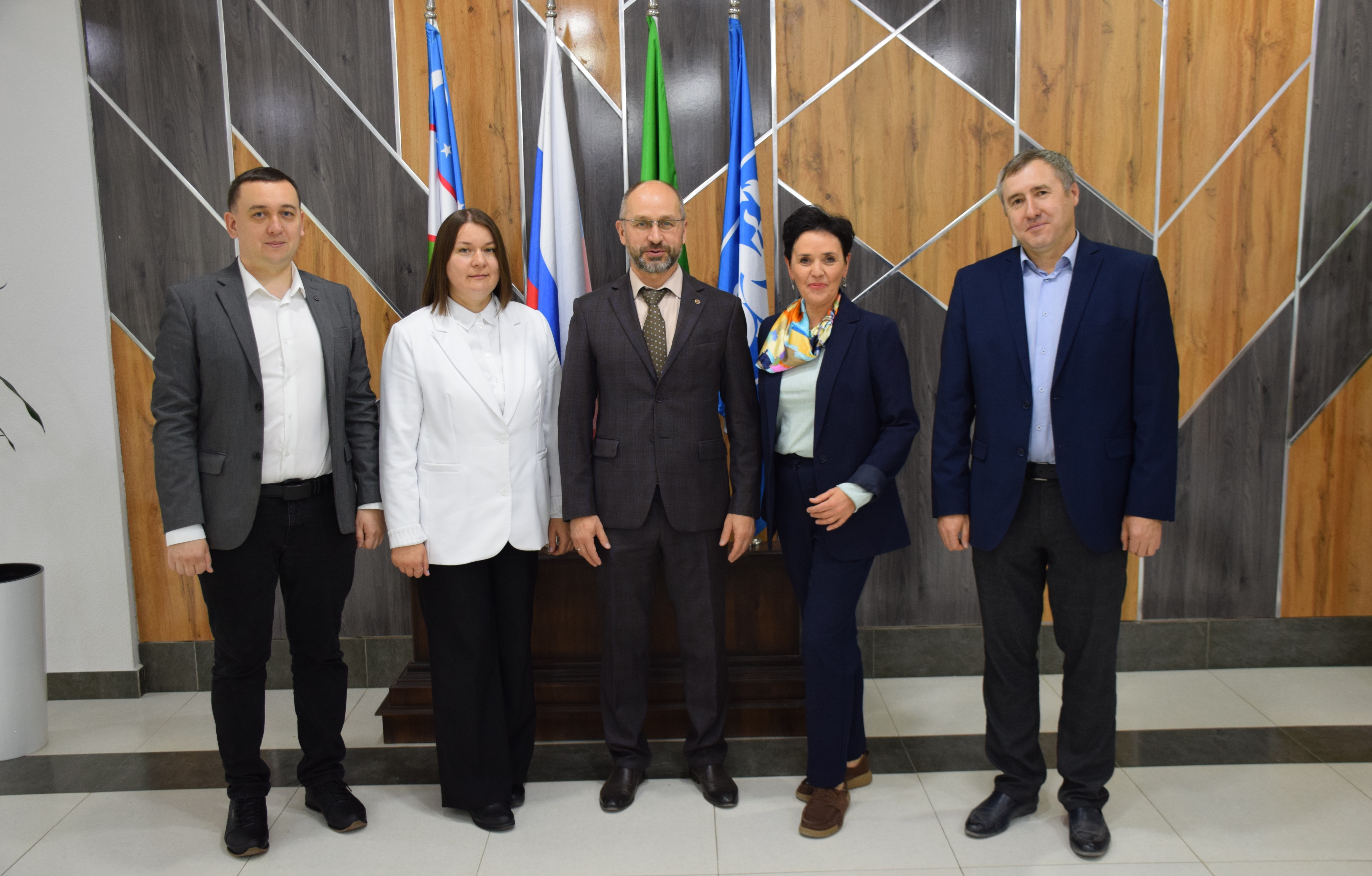 ������� ����� �������������� ������ � ������ ��� � �. �������