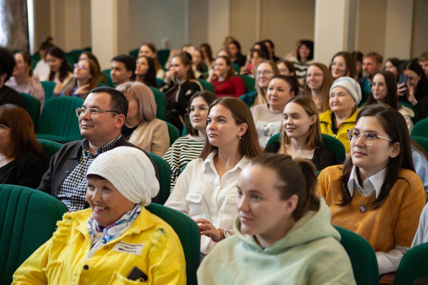 'Последний звонок' прозвенел на отделении иностранных языков 'Последний звонок' прозвенел на отделении иностранных языков