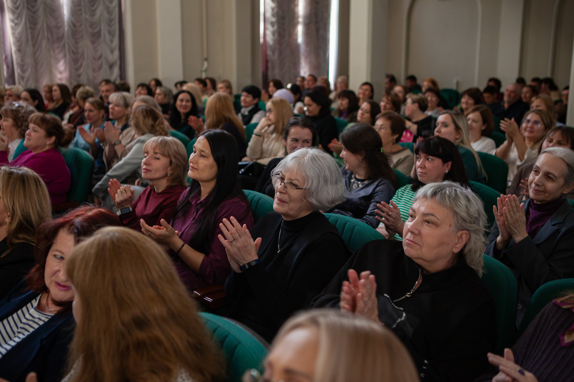 В Елабужском институте КФУ состоялся праздничный концерт, посвященный Дню учителя В Елабужском институте КФУ состоялся праздничный концерт, посвященный Дню учителя