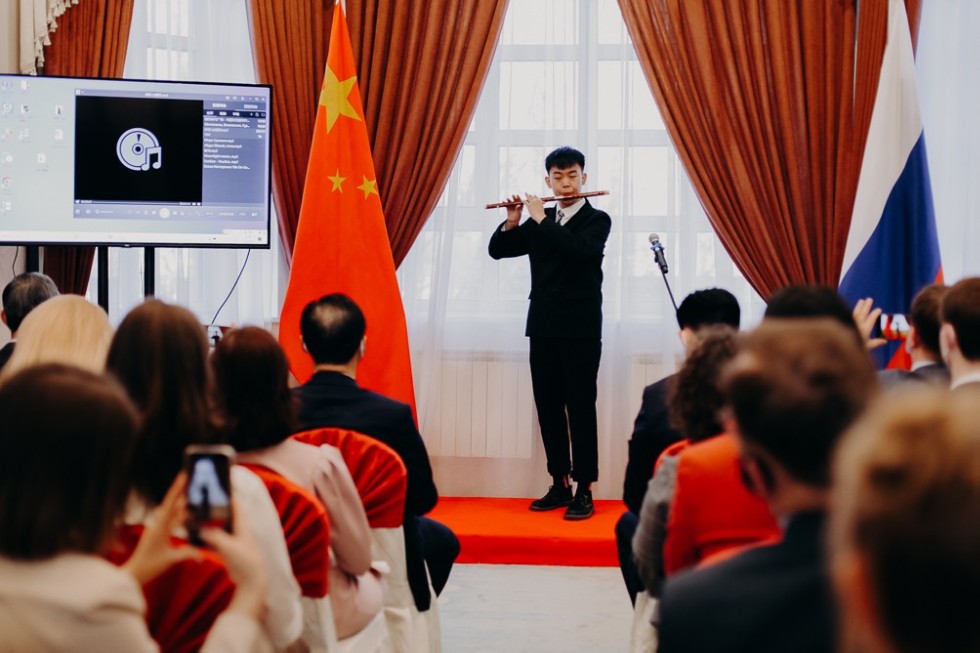 День китайского языка отпраздновали в Генеральном консульстве КНР ,имо