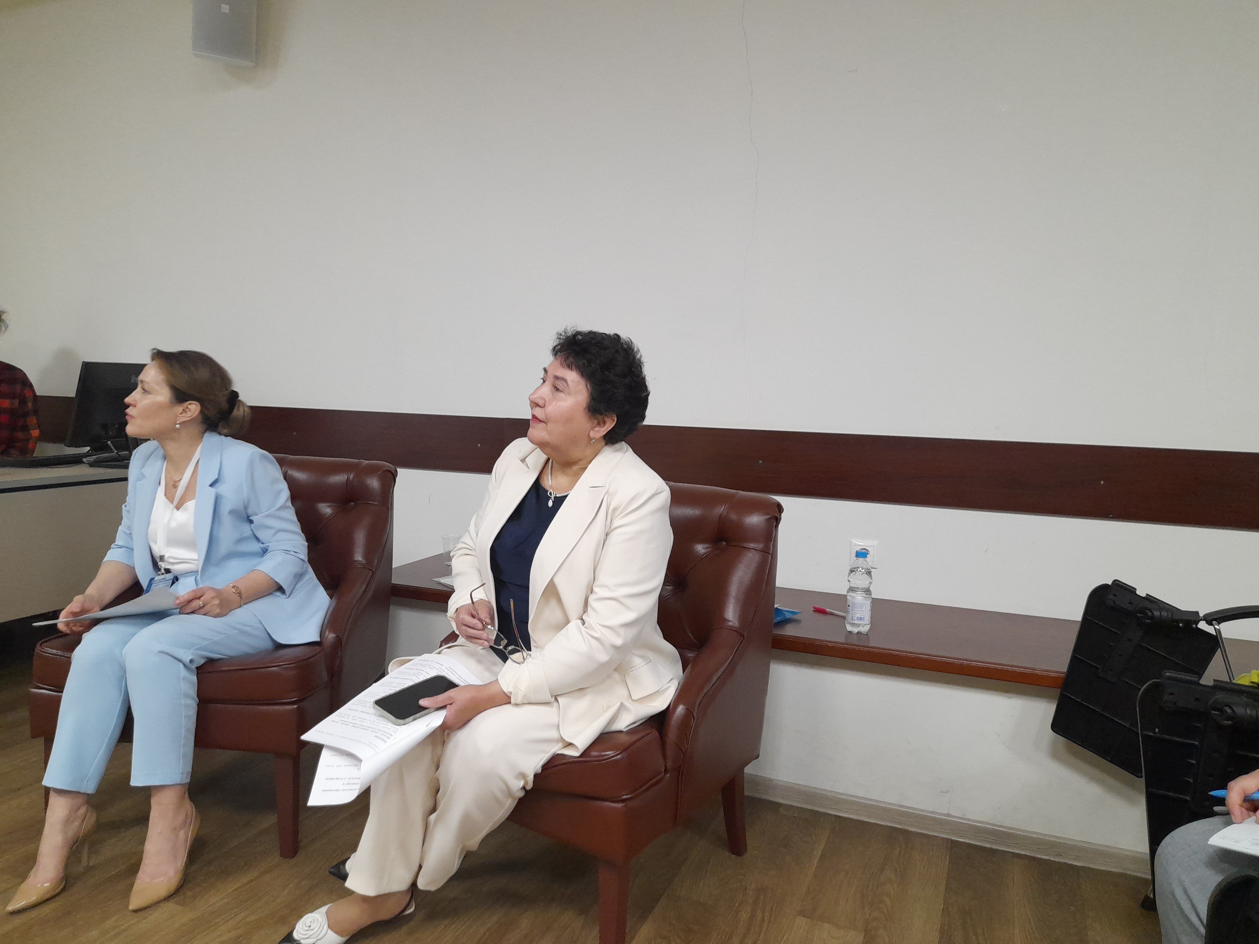 Заседание Симпозиума 'Мигранты в образовании: от проблем ? к решениям' Заседание Симпозиума 'Мигранты в образовании: от проблем ? к решениям'