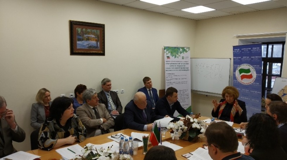 Членом Общественной палаты Республики Татарстан избран Большаков Андрей Георгиевич, доктор политических наук, профессор, заведующий кафедрой конфликтологии ИСФН Членом Общественной палаты Республики Татарстан избран Большаков Андрей Георгиевич, доктор политических наук, профессор, заведующий кафедрой конфликтологии ИСФН