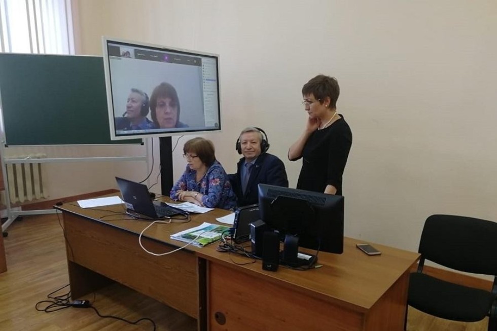 Школьный дистант: перейти учителям на онлайн-занятия помогает Елабужский институт КФУ Школьный дистант: перейти учителям на онлайн-занятия помогает Елабужский институт КФУ