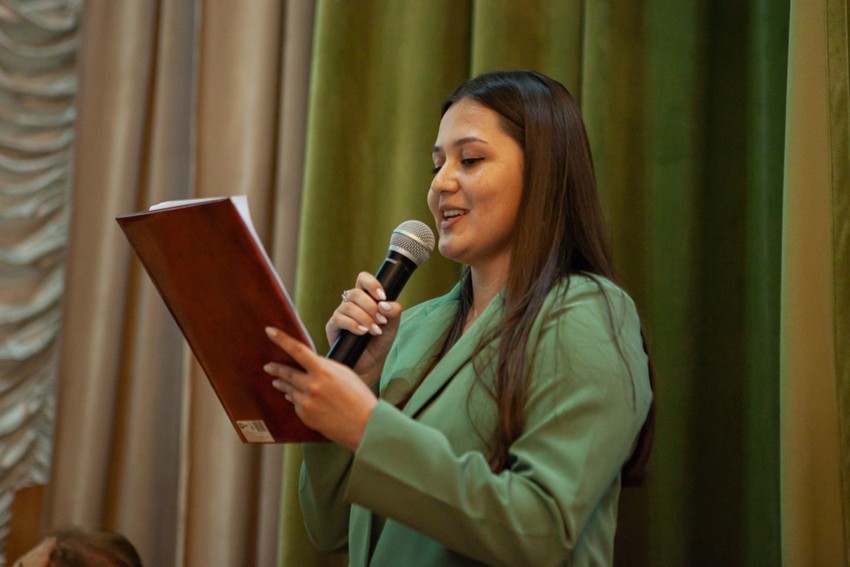 'Последний звонок' прозвенел на отделении иностранных языков 'Последний звонок' прозвенел на отделении иностранных языков