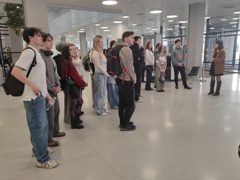 Студенты ИВМиИТ посетили День открытых дверей в Технохабе Сбера Студенты ИВМиИТ посетили День открытых дверей в Технохабе Сбера