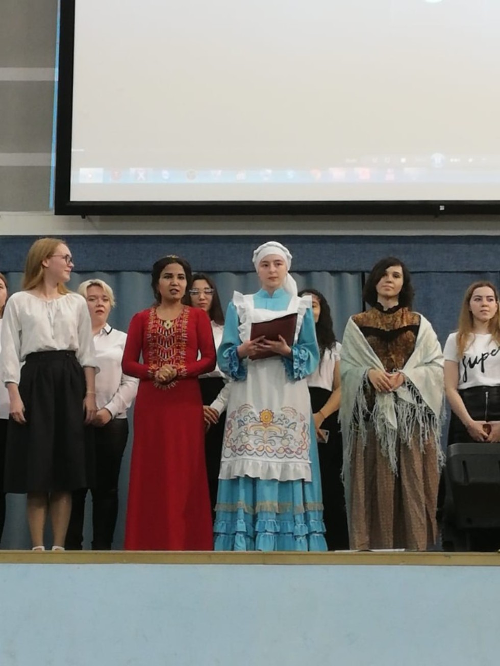 'Учитель, перед именем твоим?' 'Учитель, перед именем твоим?'