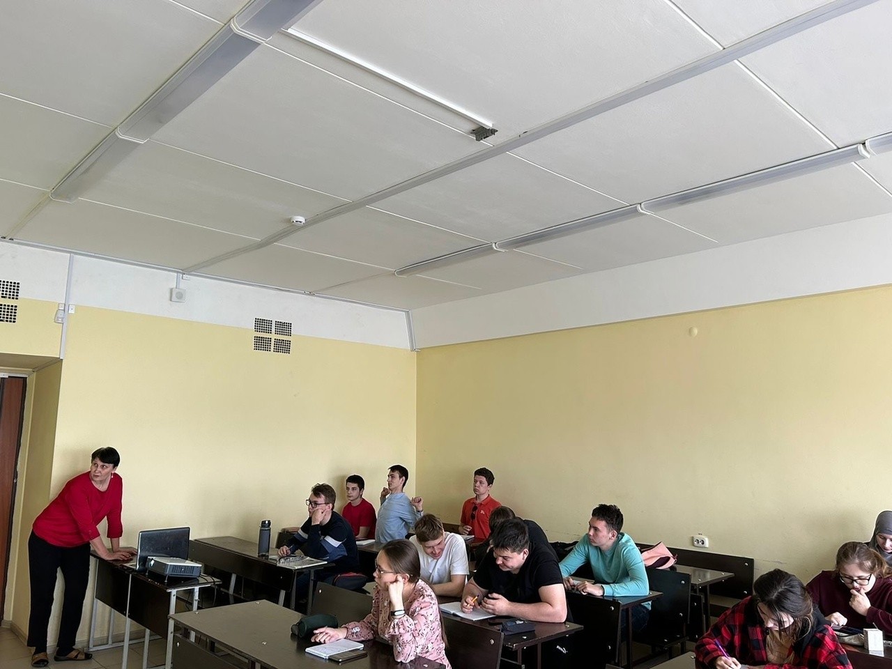 25 апреля Институт физики посетили школьники из Лаишевского района!