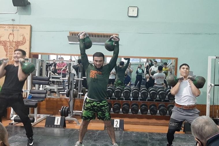 Знай наших! Знай наших!