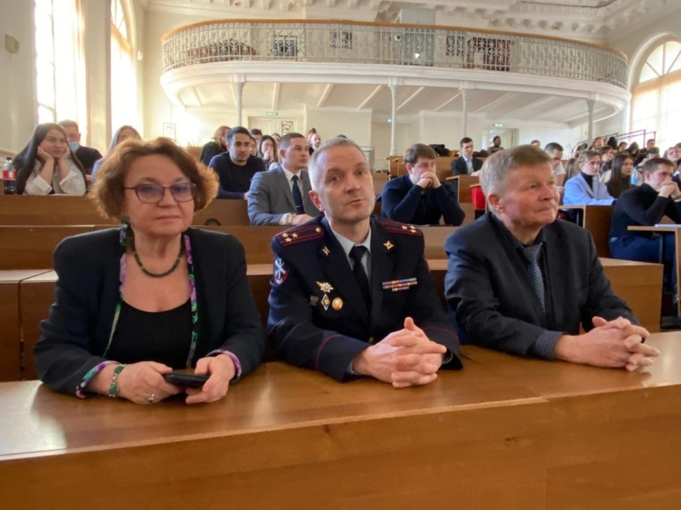 30 ����� � 1 ���������� ��������� ���������� ������ �������� �.�. ��� ��������� 4 ����� � ������������� ���������� ��������� �.�. � ��������� �.�.