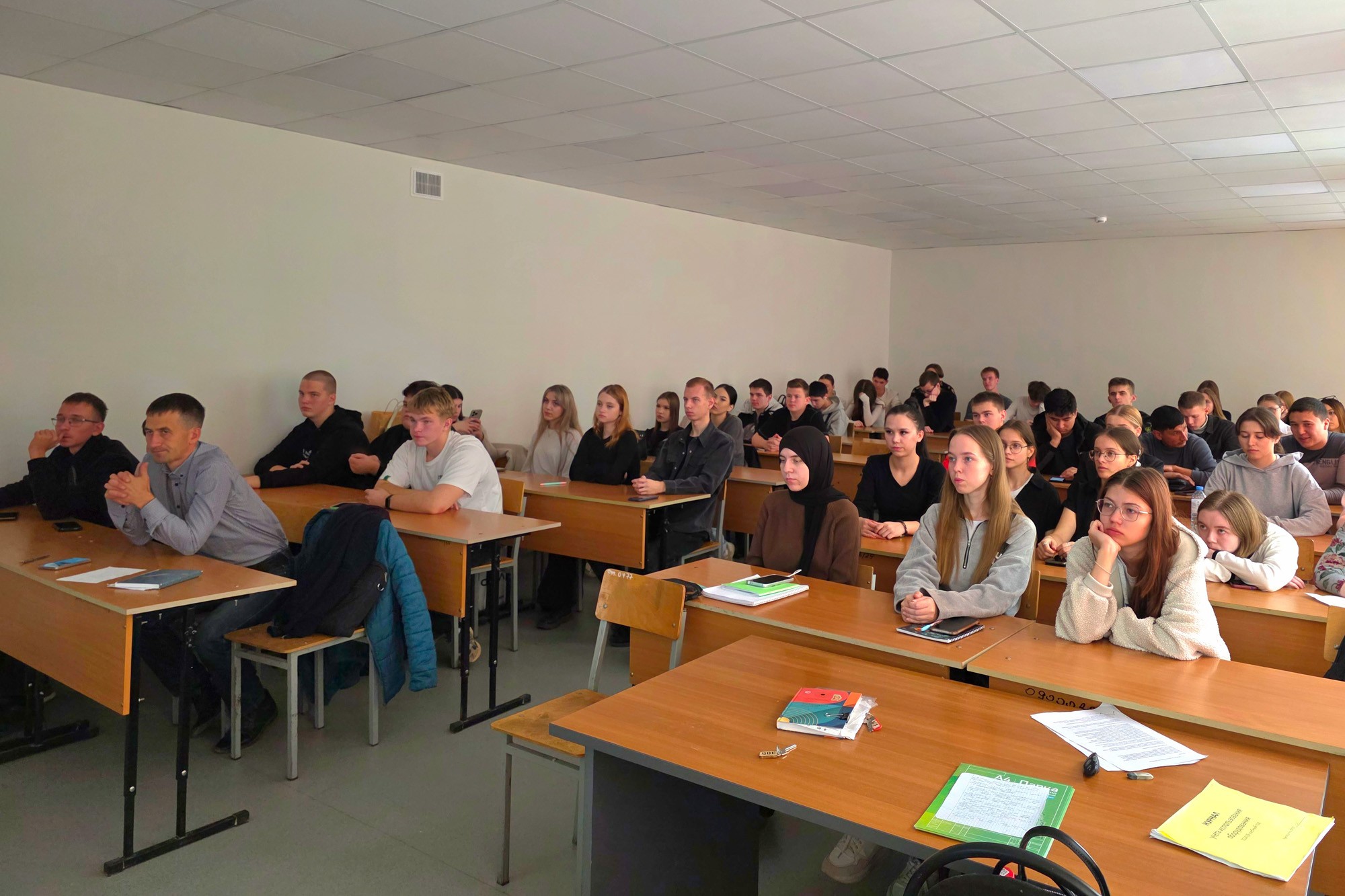 'Техпреды': фильм о тех, кто меняет мир своими руками, посмотрели студенты Елабужского института. 'Техпреды': фильм о тех, кто меняет мир своими руками, посмотрели студенты Елабужского института.