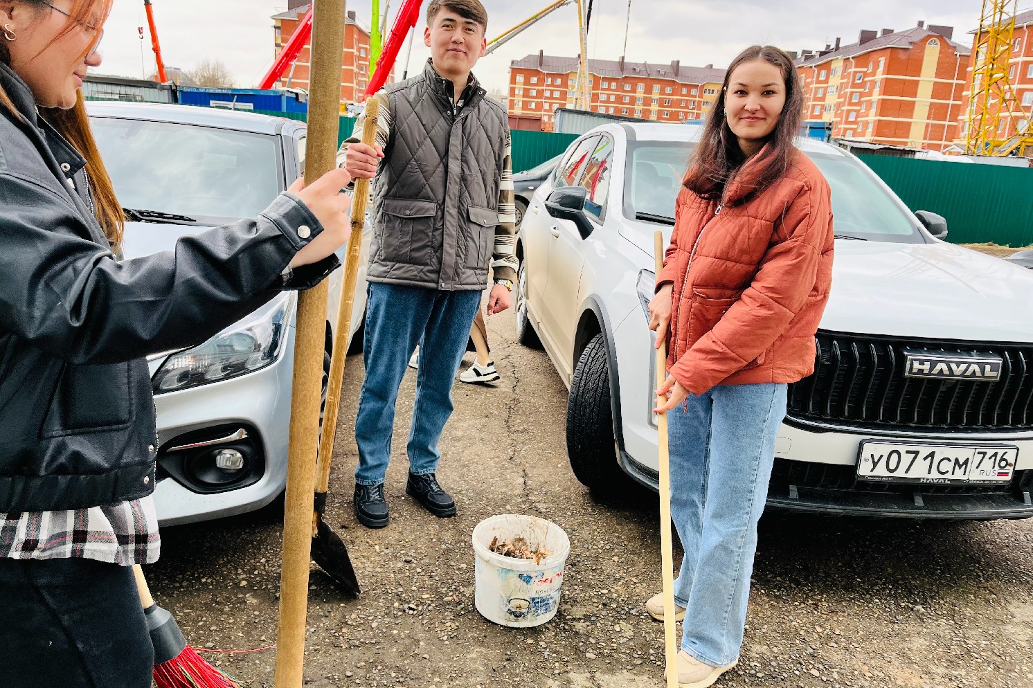 В Елабужском институте КФУ прошёл 'Марафон чистоты' В Елабужском институте КФУ прошёл 'Марафон чистоты'