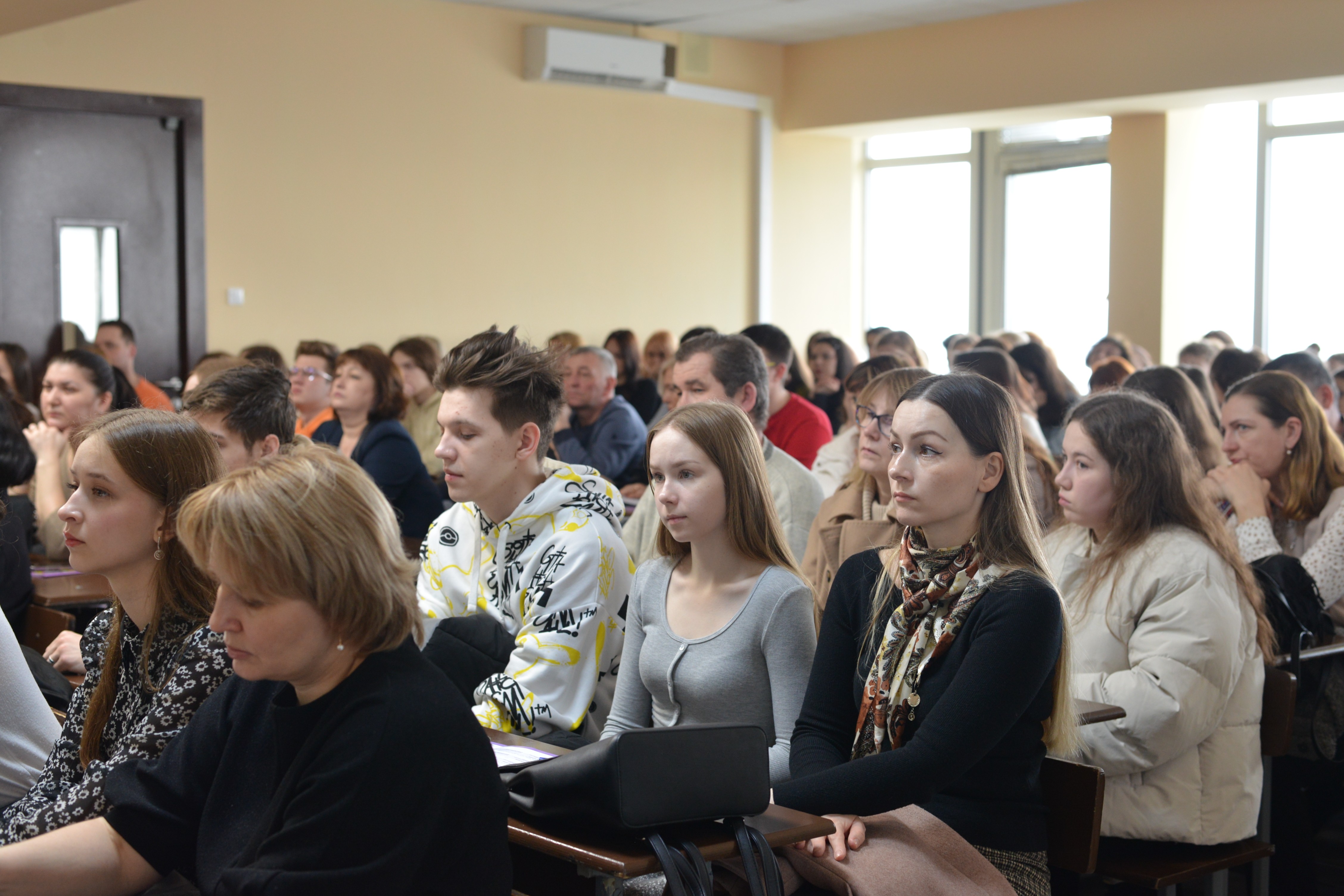 Писать, творить и созидать: как прошел день открытых дверей института Писать, творить и созидать: как прошел день открытых дверей института