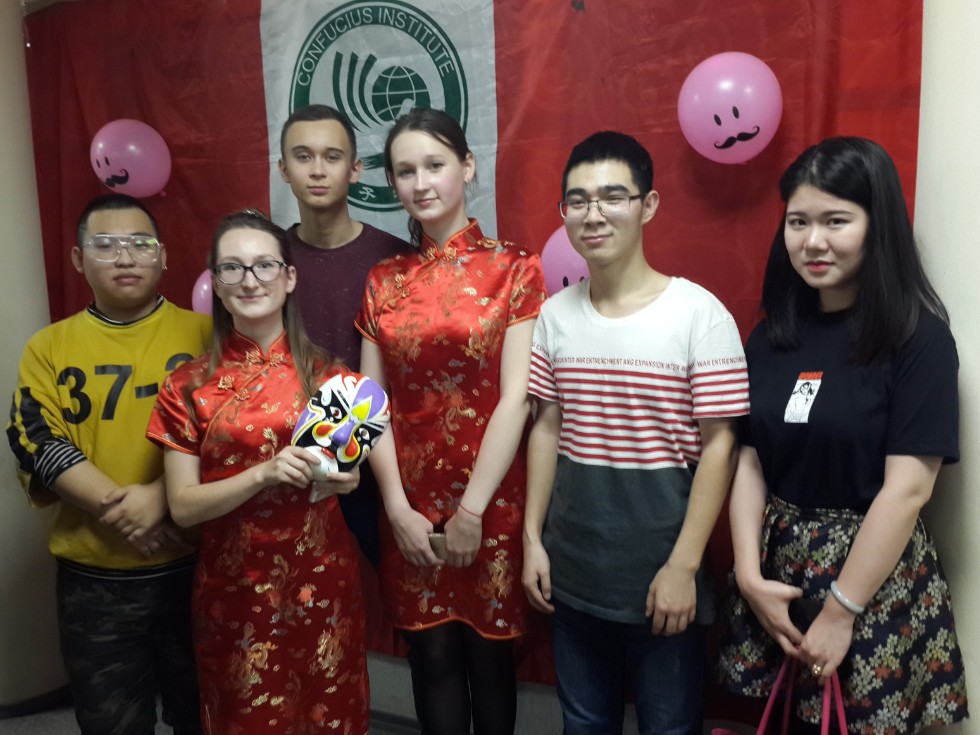 ����������