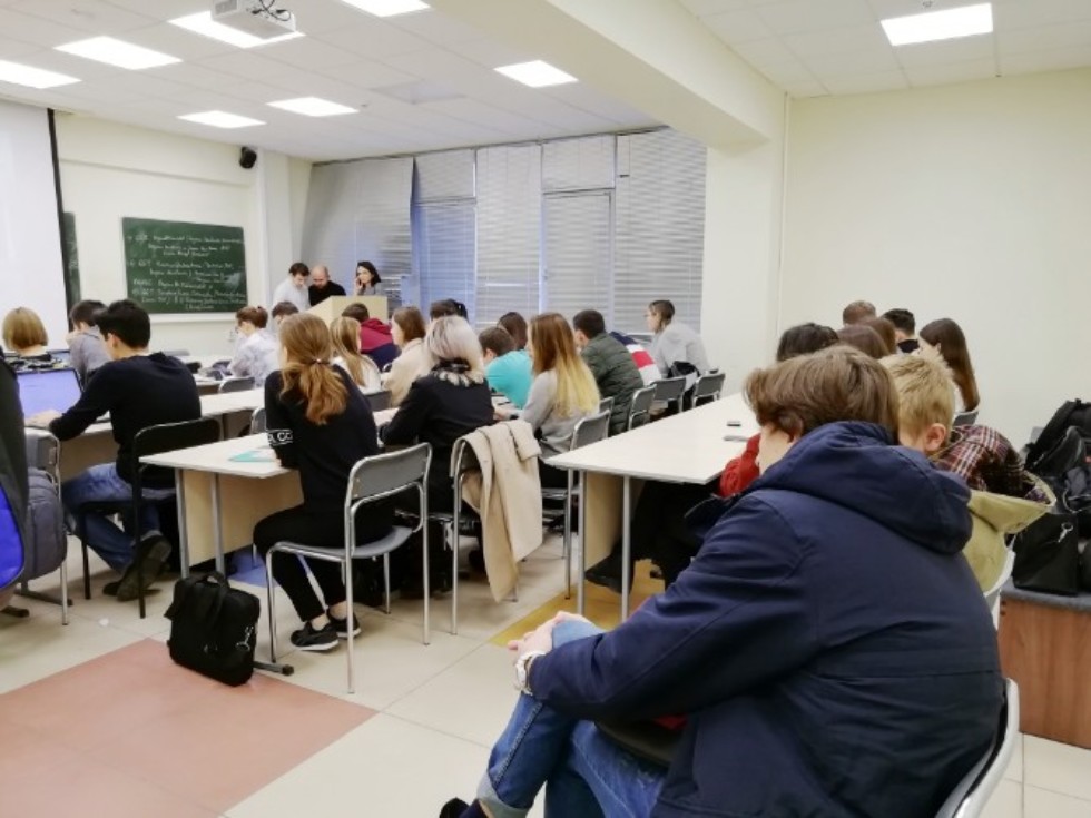 Встреча представителей компании 'Ак Барс Цифровые Технологии' со студентами ИВМиИТ Встреча представителей компании 'Ак Барс Цифровые Технологии' со студентами ИВМиИТ