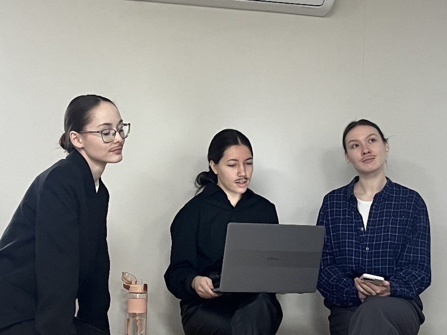 От эссе к театру: студенты-философы КФУ сдали экзамен в формате спектакля по роману В. Вулф От эссе к театру: студенты-философы КФУ сдали экзамен в формате спектакля по роману В. Вулф