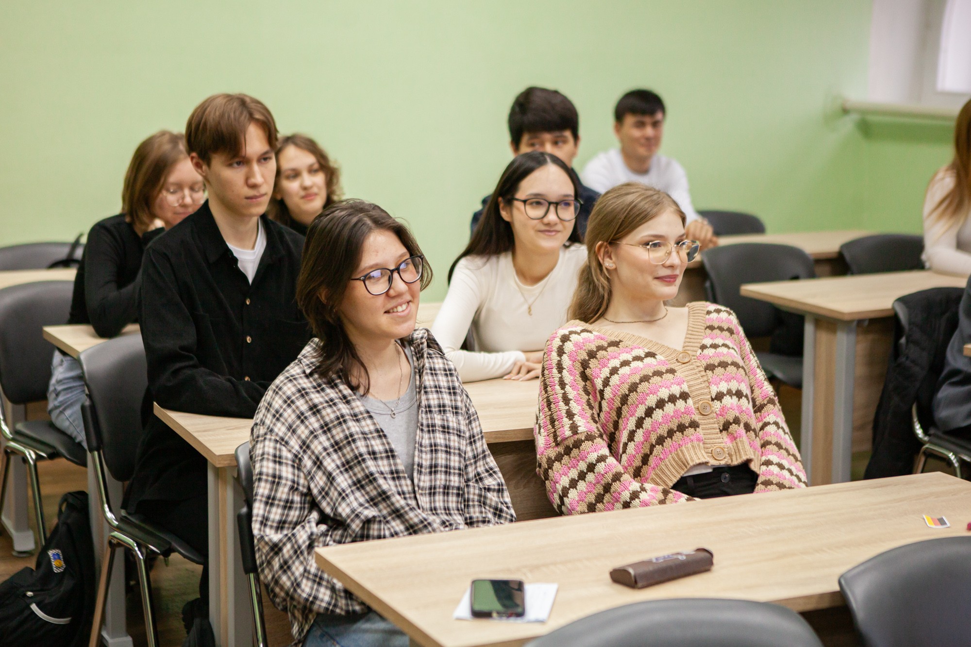 Фестиваль 'Открывая мир науки' объединил студентов и школьников в Елабужском институте КФУ Фестиваль 'Открывая мир науки' объединил студентов и школьников в Елабужском институте КФУ