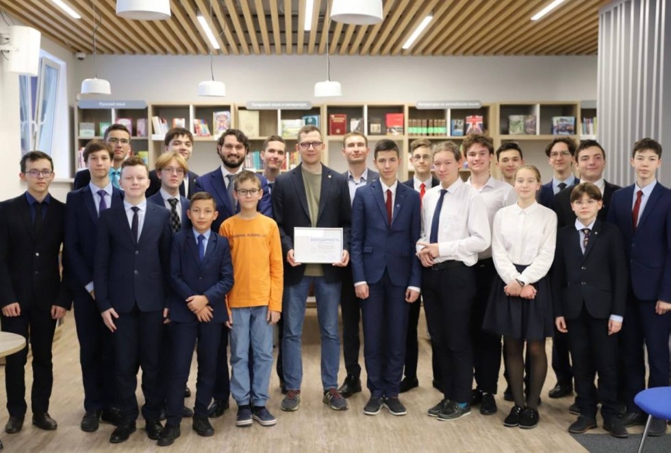 В рамках научного визита в НОМЦ ПФО Насыбуллов Тимур Ринатович прочитал научно-популярные лекции для школьников В рамках научного визита в НОМЦ ПФО Насыбуллов Тимур Ринатович прочитал научно-популярные лекции для школьников