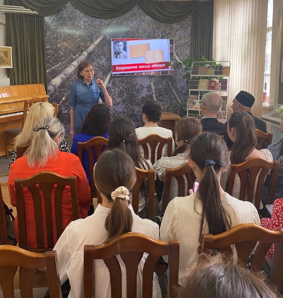 'Җырларым, сез шытып йөрәгемдә Ил кырында чәчәк атыгыз!...' 'Җырларым, сез шытып йөрәгемдә Ил кырында чәчәк атыгыз!...'