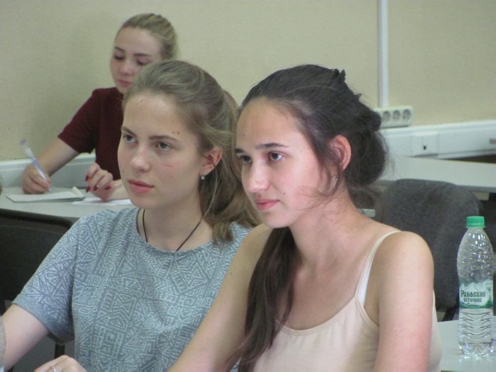 ���������� ���������� ��������� � ������������� ��������� �� ����������� ������������ '������������' � '�����������'