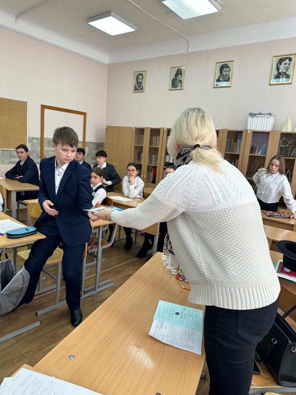 Профориентационная работа со школьниками на 'Рождественских чтениях' Профориентационная работа со школьниками на 'Рождественских чтениях'