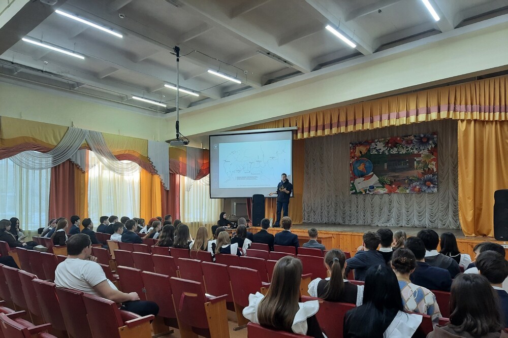 СНО 'ArteFact' продолжает активную работу в школе №6 г. Елабуги СНО 'ArteFact' продолжает активную работу в школе №6 г. Елабуги