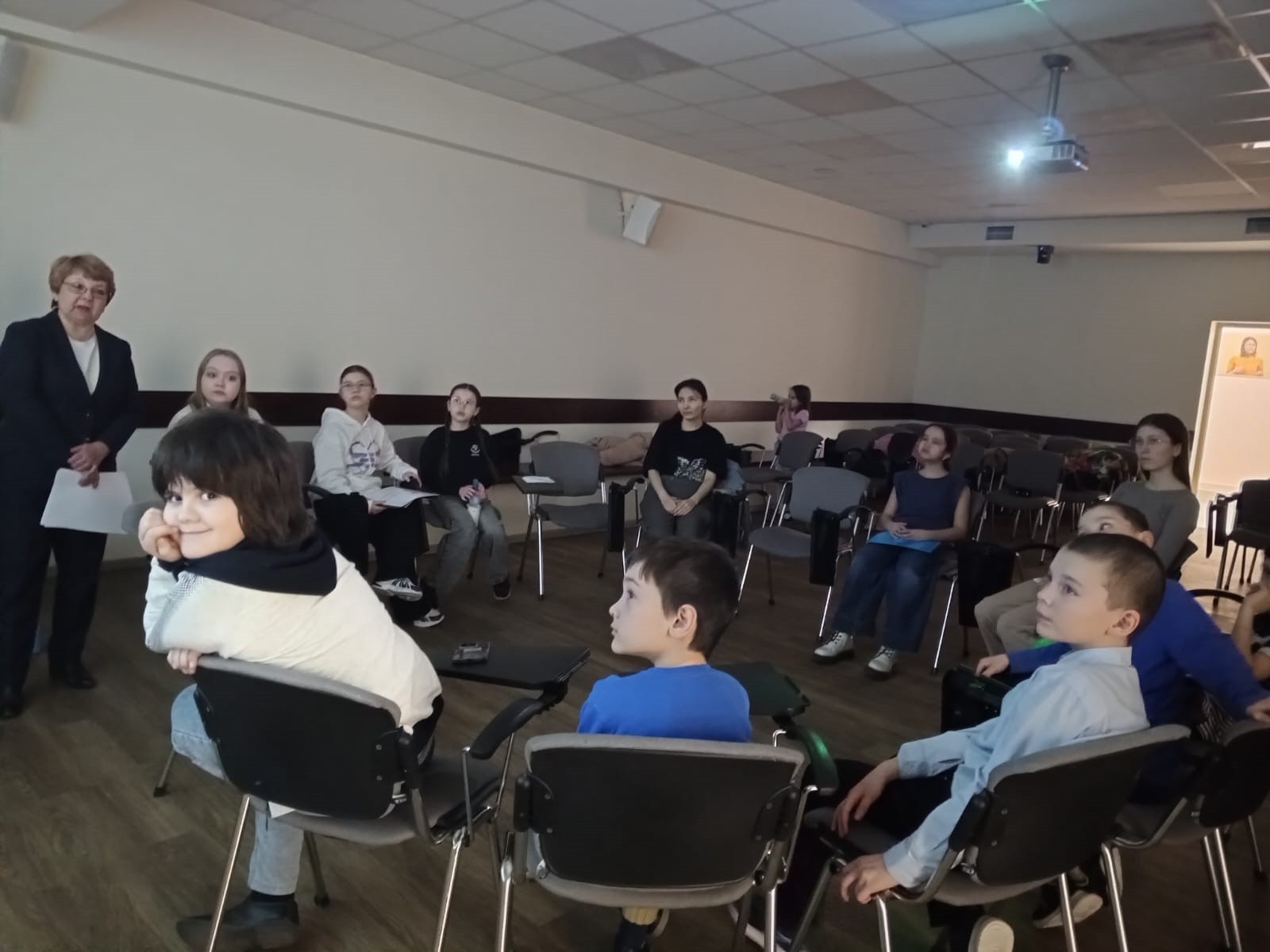 Репетиция спектакля в детском театре КФУ 'Радуга'. посвященного 80-летию Великой Победы, Году Защитника Отечества в Российской Федерации, Дню Победы 9 Мая, 220-летию Казанского университета Репетиция спектакля в детском театре КФУ 'Радуга'. посвященного 80-летию Великой Победы, Году Защитника Отечества в Российской Федерации, Дню Победы 9 Мая, 220-летию Казанского университета