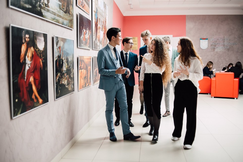 ��������