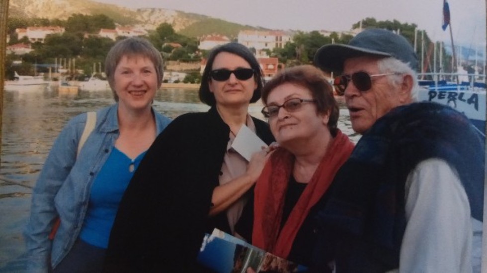 ��������