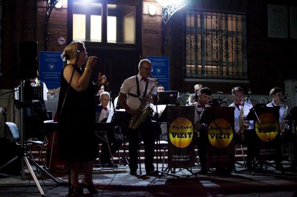 Елабужане и гости города, приглашаем Вас на концерт Джаз-оркестра 'Визит'!  ,Елабужский институт КФУ