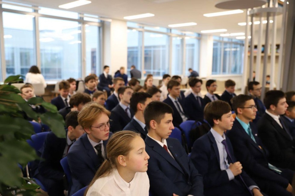 В рамках научного визита в НОМЦ ПФО Насыбуллов Тимур Ринатович прочитал научно-популярные лекции для школьников В рамках научного визита в НОМЦ ПФО Насыбуллов Тимур Ринатович прочитал научно-популярные лекции для школьников