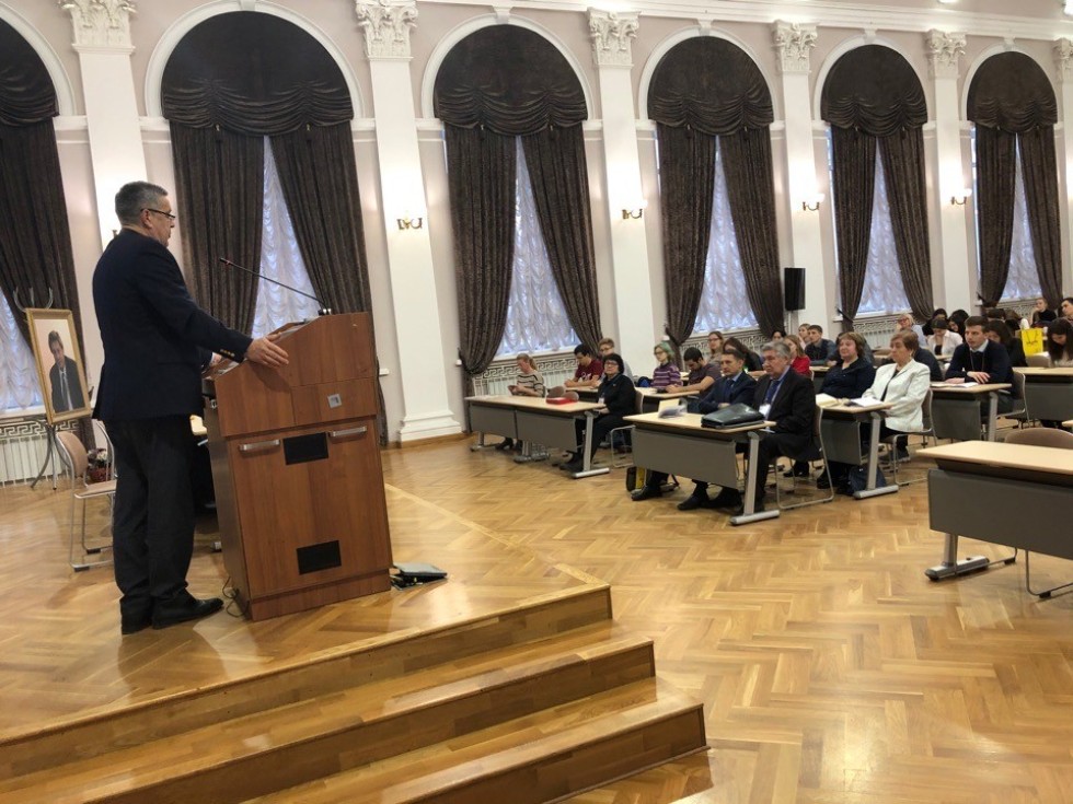 ���� � �����