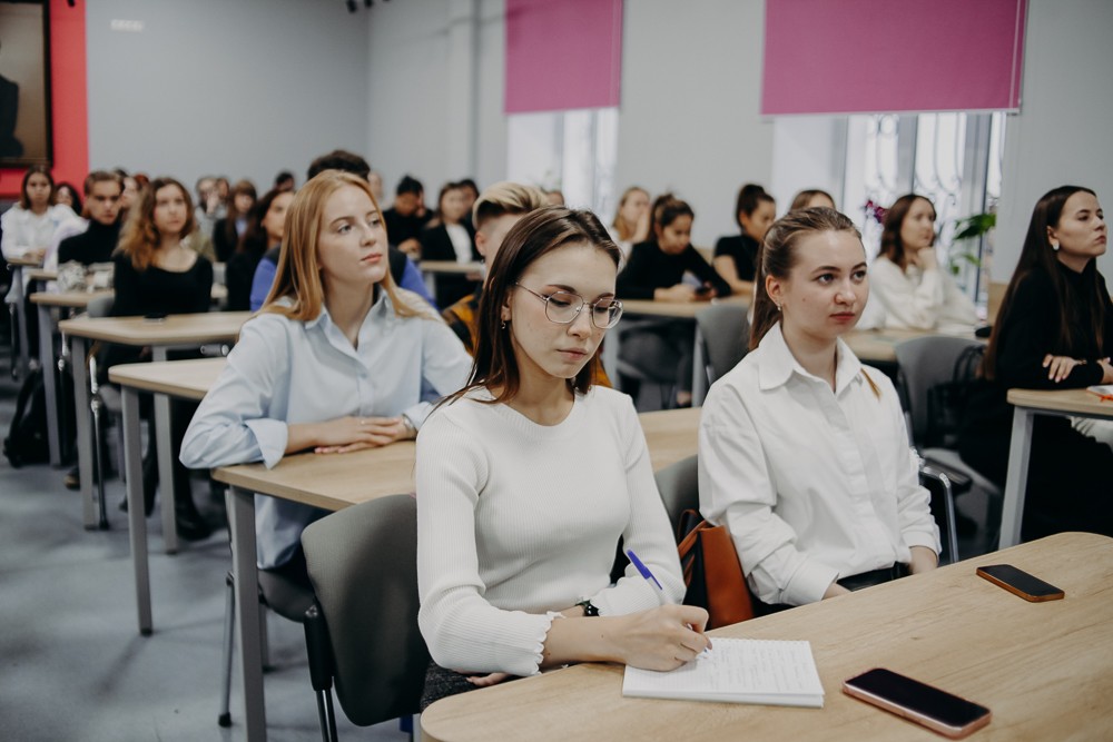 ������ ,���