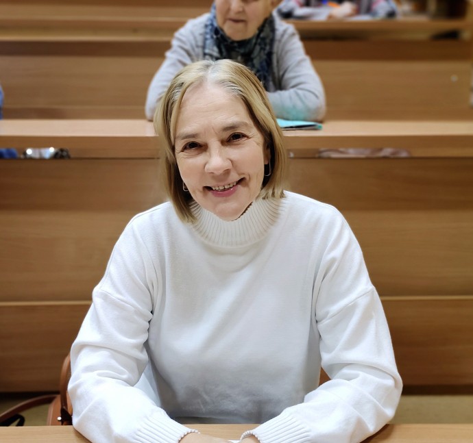 Студенты серебряного возраста изучают восточную генеалогию Студенты серебряного возраста изучают восточную генеалогию