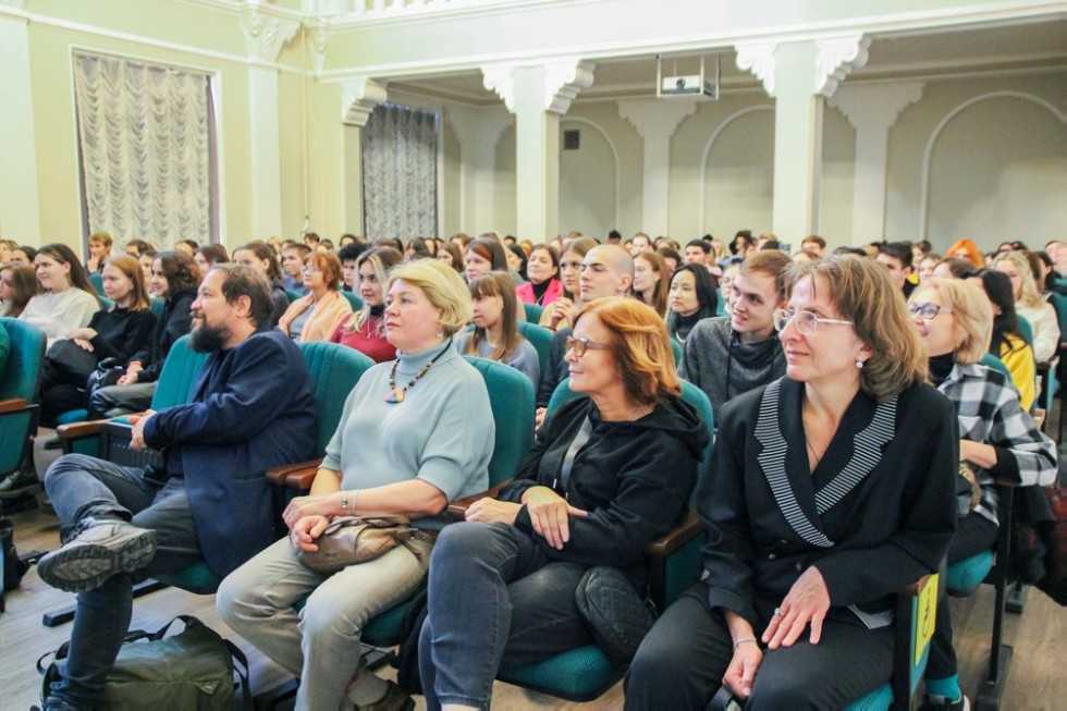Совмещая приятное с полезным, педагоги и студенты Казанского театрального училища посетили Елабужский институт